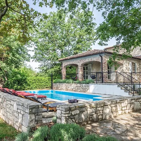 Rovere Orbani Villa *