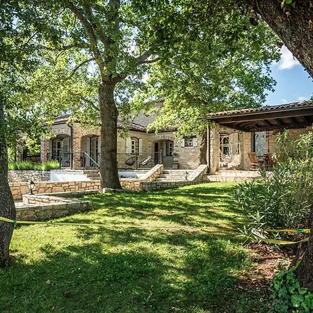 Rovere Orbani Villa *